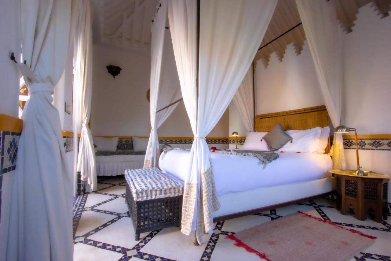 Riad Kaiss By Anika